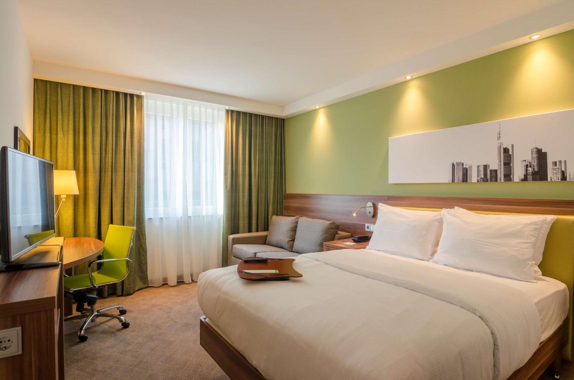 Hampton By Hilton Nuernberg City Center Exterior photo