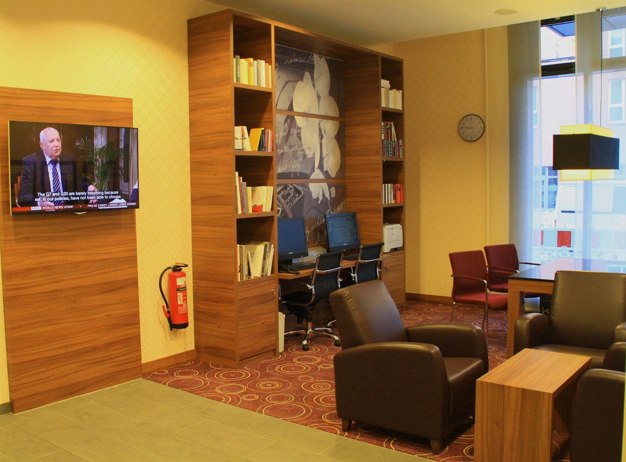 Hampton By Hilton Nuernberg City Center Exterior photo