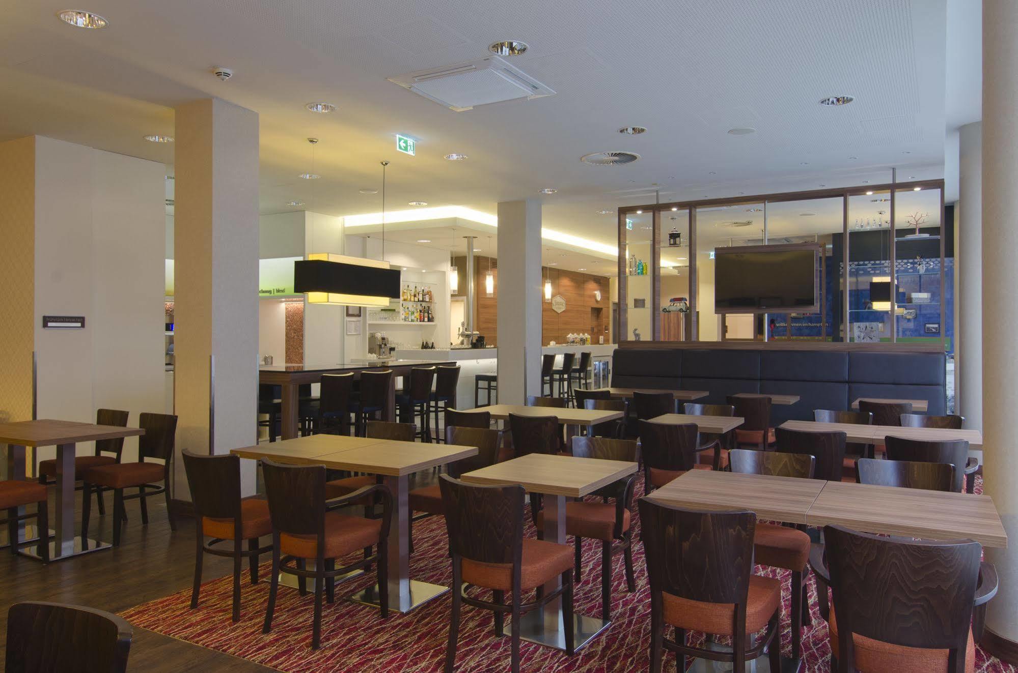 Hampton By Hilton Nuernberg City Center Exterior photo